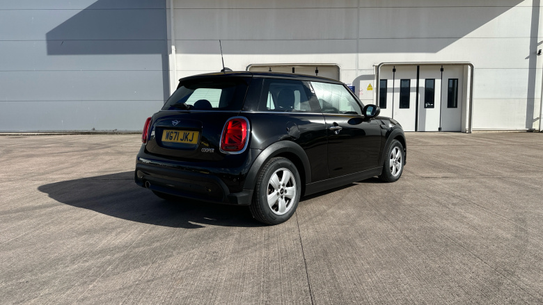 MINI Hatchback 1.5 Cooper Classic 3dr Petrol Hatchback